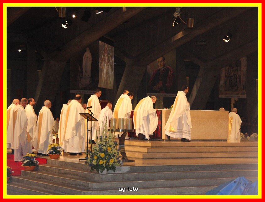 2008Lourdes 871_tn.jpg